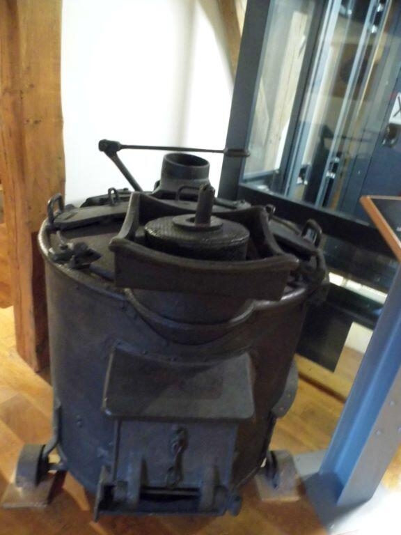 Goudronneur à tonneau (titre d'usage)_0