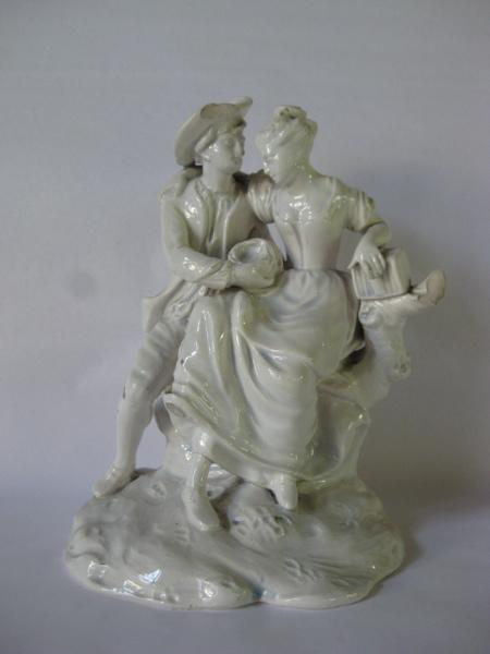 Couple assis sur un tronc_0