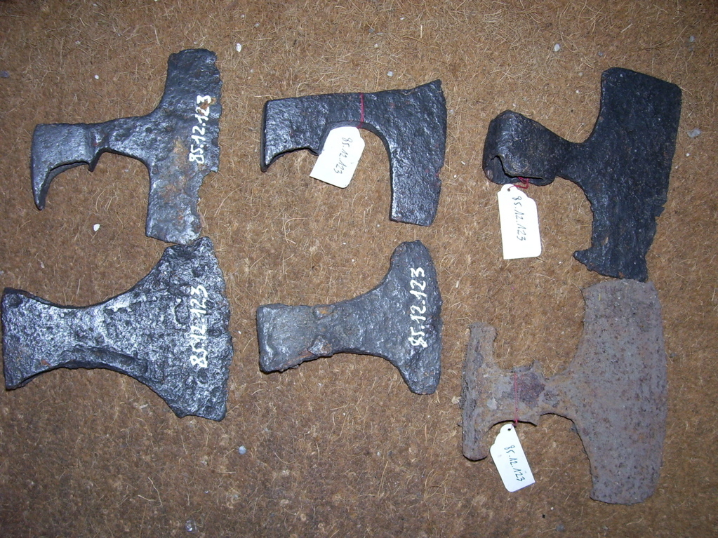 Hache d'arme (lot, 8)_0