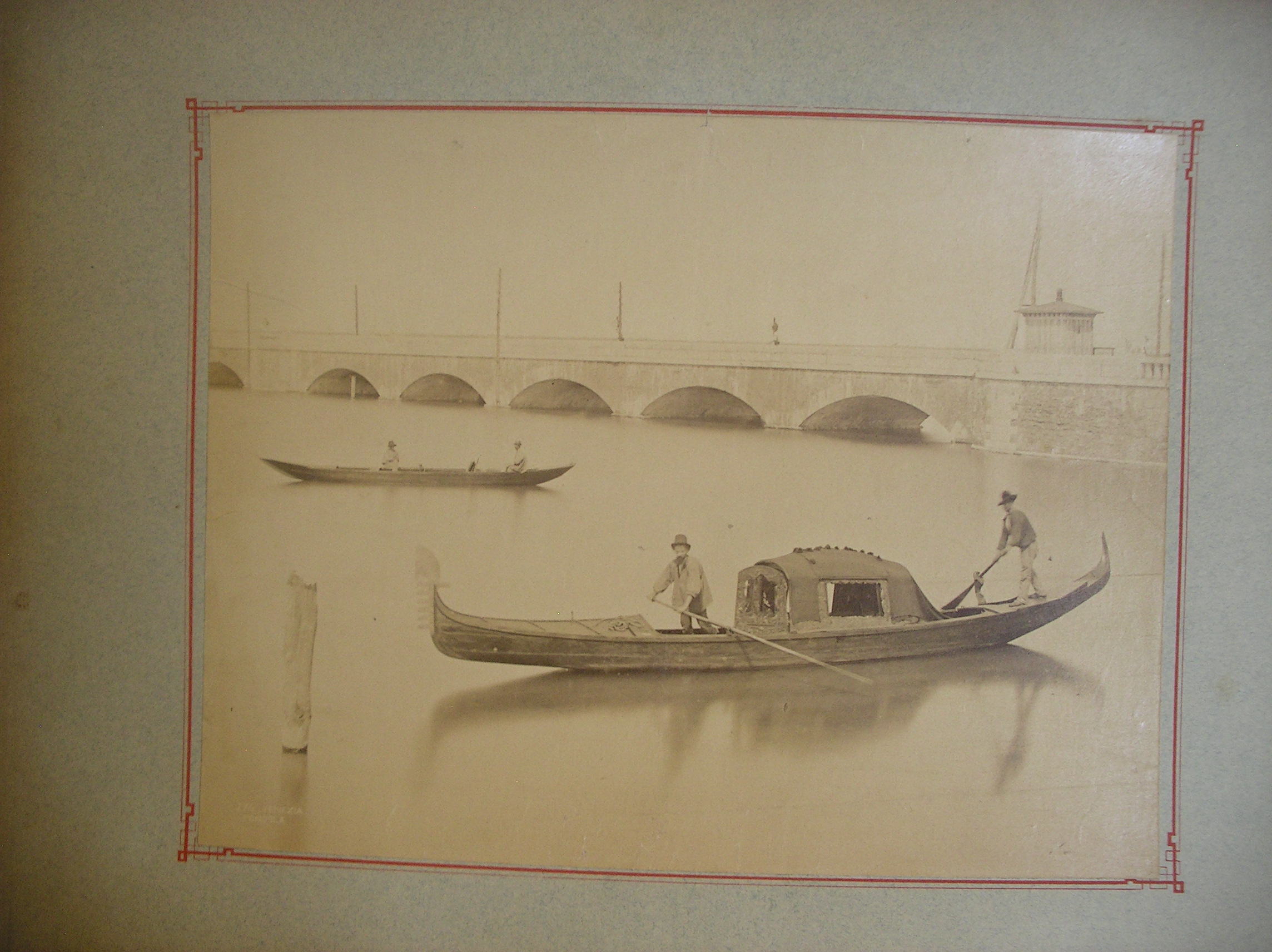 Pont et gondolier à Venise_0