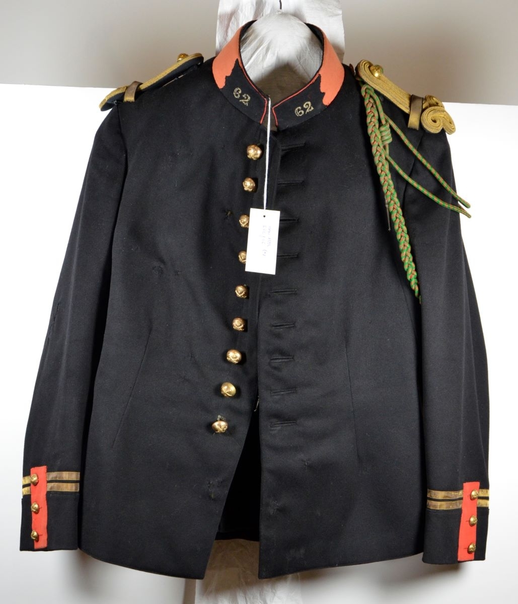 Tenue d'officier d'artillerie de l'armée française_0