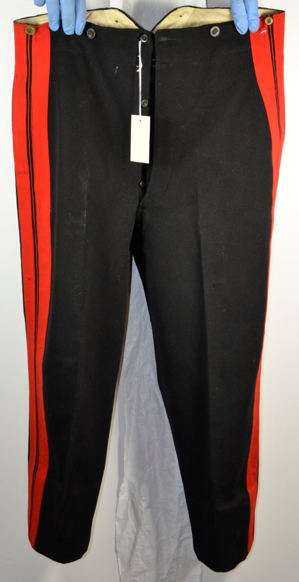 Tenue d'officier d'artillerie de l'armée française_3