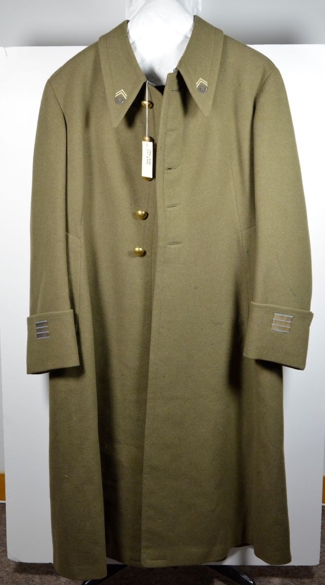 Manteau de capitaine du 13e tirailleur algérien de l'armée française._0
