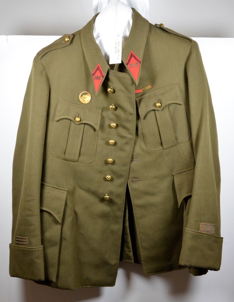 Tenue de Capitaine d'Artillerie lourde 188ème : képi et veste_0