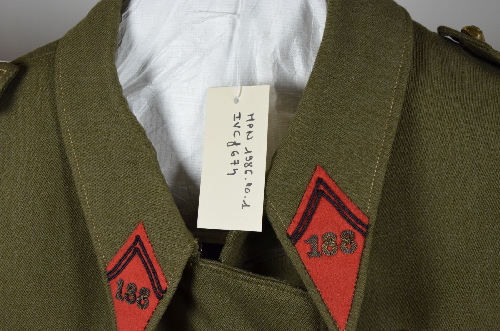 Tenue de Capitaine d'Artillerie lourde 188ème : képi et veste_3