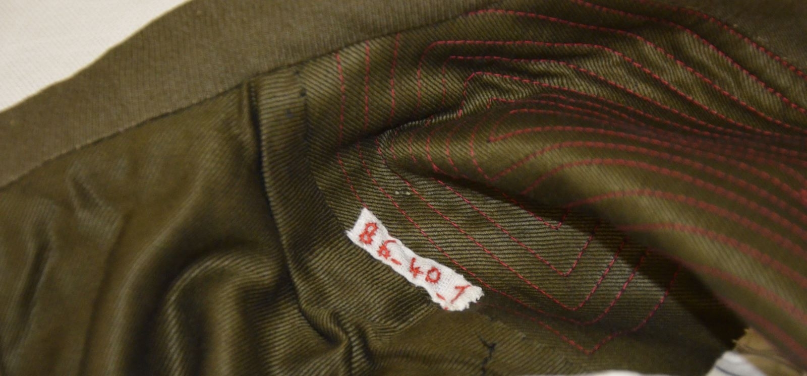 Tenue de Capitaine d'Artillerie lourde 188ème : képi et veste_4