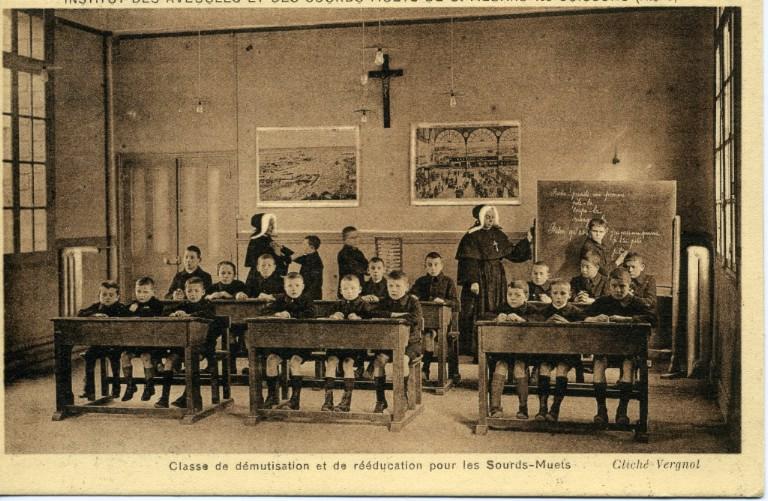 Institut des sourds-muets et des aveugles de Saint-Médard-les-Soissons (Aisne) - Classe de démutisation et de réeducation pour les sourds-Muets_0