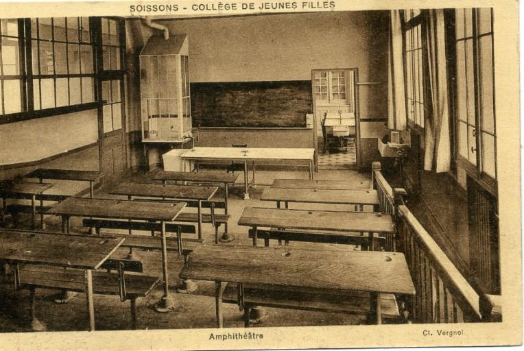 Soissons - Collège de Jeunes Filles - Amphithéâtre_0