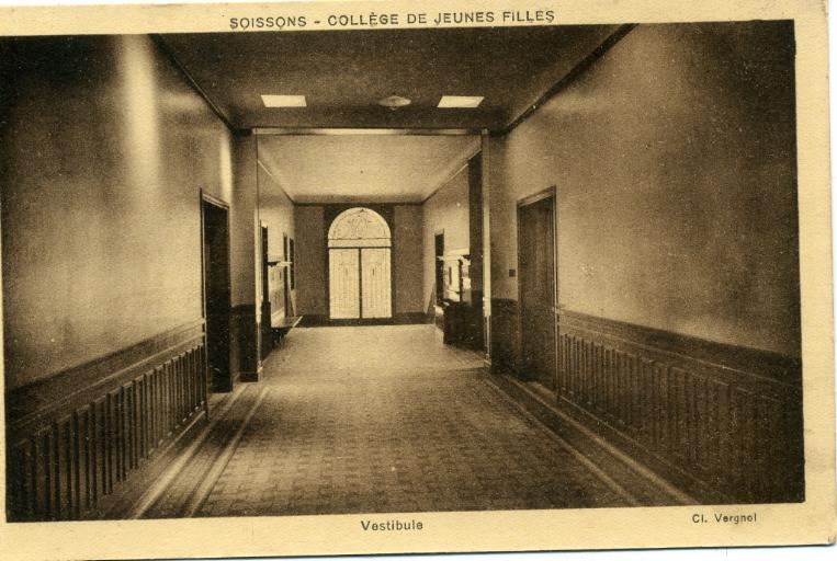 Soissons - Collège de Jeunes Filles - Vestibule_0