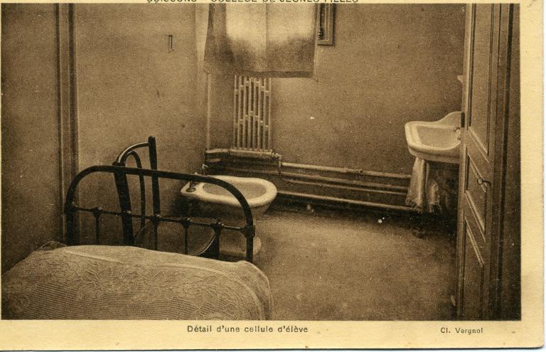 Soissons - Collège de Jeunes Filles - Détail d'une cellule d'élève_0