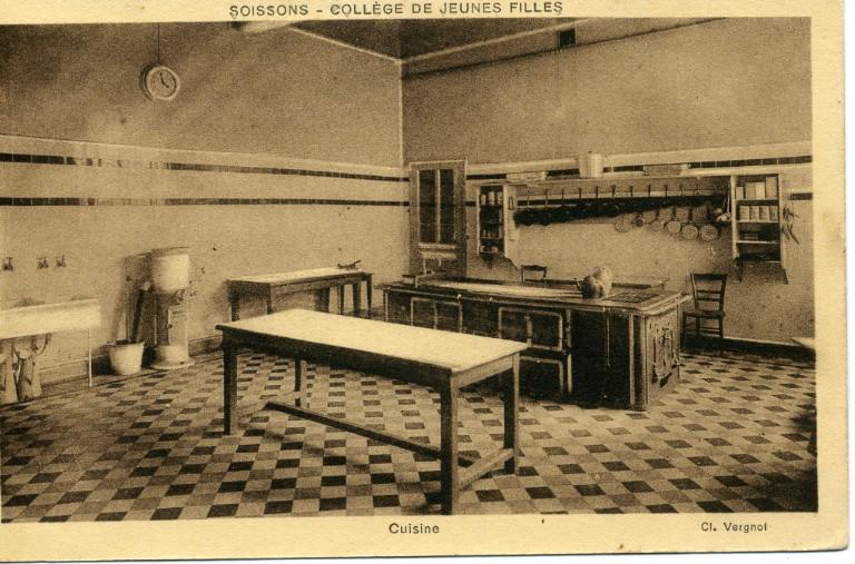 Soissons - Collège de Jeunes Filles - Cuisine_0