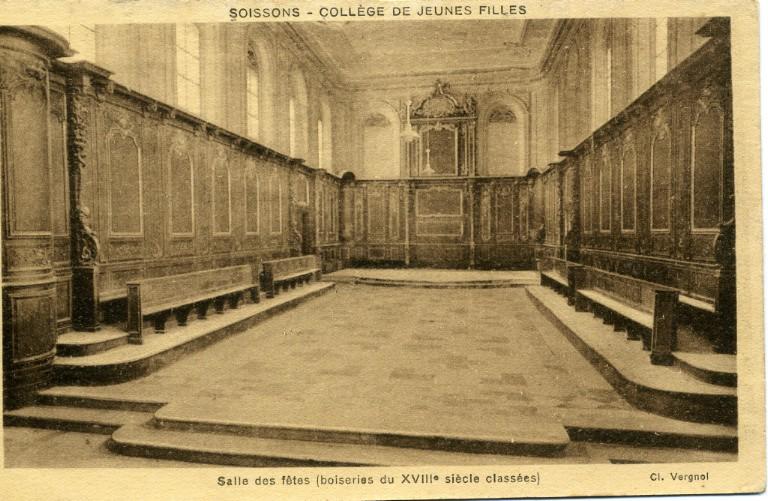 Soissons - Collège de Jeunes Filles -Salle des fêtes (boiseries du XVIIIe siècle classées)_0