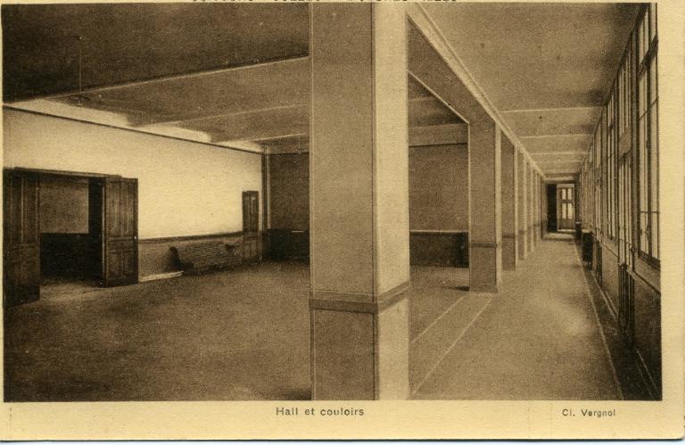 Soissons - Collège de Jeunes Filles - Hall et couloirs_0