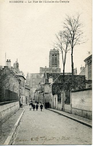 Soissons - La rue de l'Echelle du Temple_0