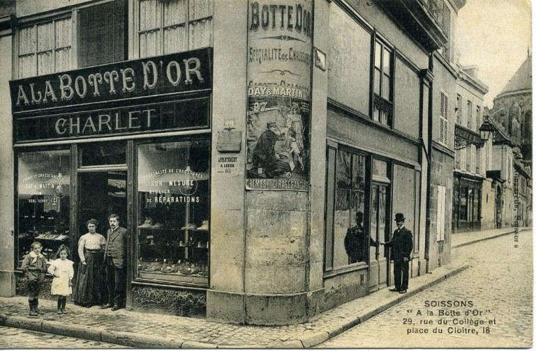Soissons - ' A la botte d'Or ' 29, rue du Collège et place du Cloître_0