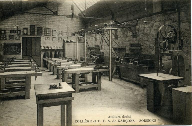 Collège et EPS de garçons - Soissons - Ateliers (bois)_0