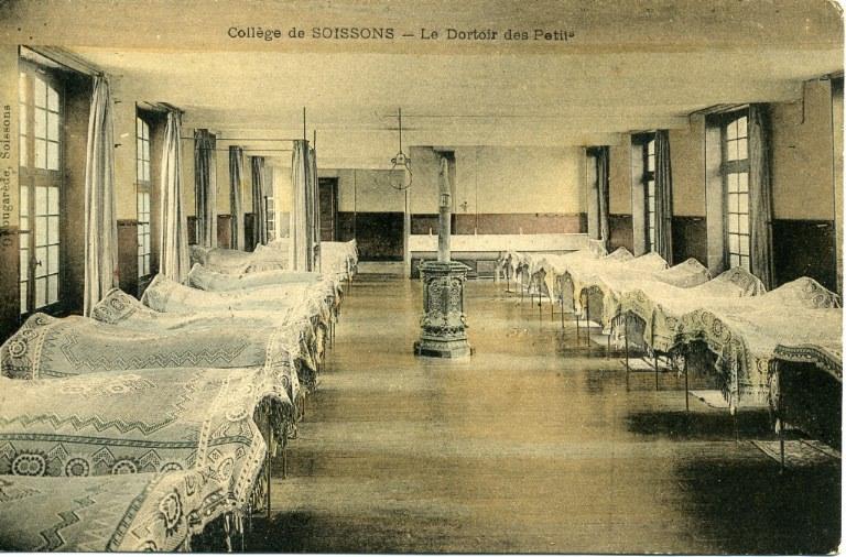 Collège de Soissons - Le Dortoir des Petits_0