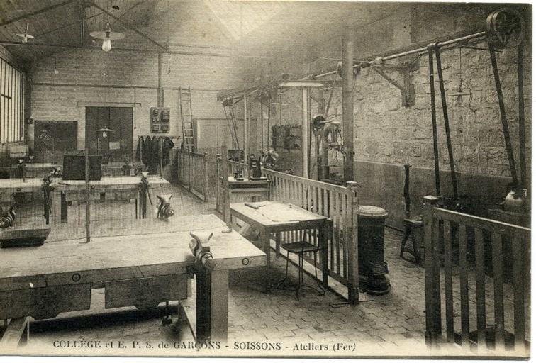 Collège et EPS de garçons - Soissons - Atelier (fer)_0
