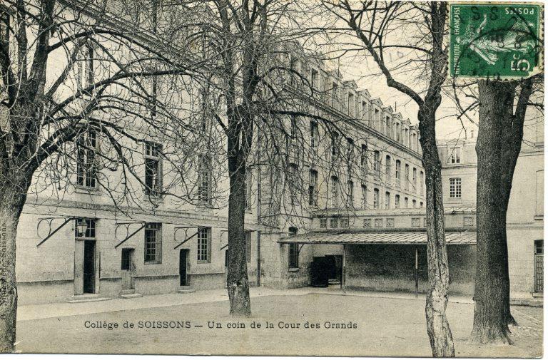 Collège de Soissons - Un coin de la Cour des Grands_0