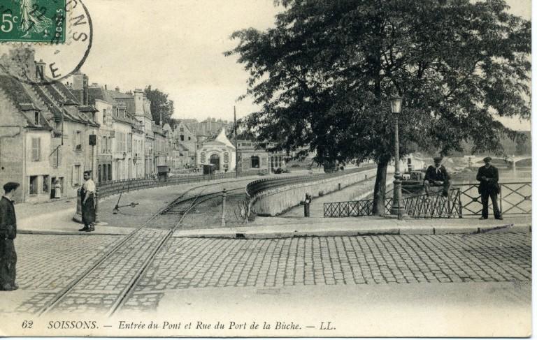 Soissons - Entrée du Pont et Rue du Port de la Bûche_0