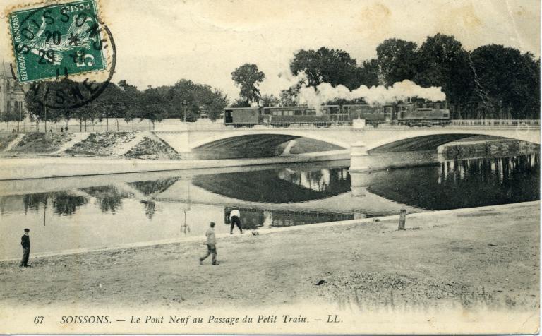Soissons - Le Pont Neuf au passage du petit train_0