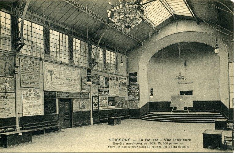 Soissons - La Bourse - vue intérieure. Entrées enregistrées en 1908 (25 000 personnes) outre les nombreuses fêtes ou soirées qui y sont données_0