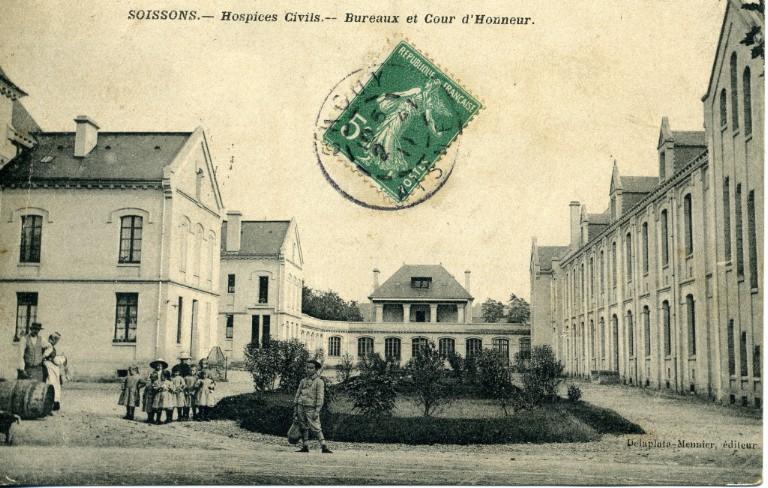 Soissons - Hospices Civils - Bureaux et Cour d'Honneur_0