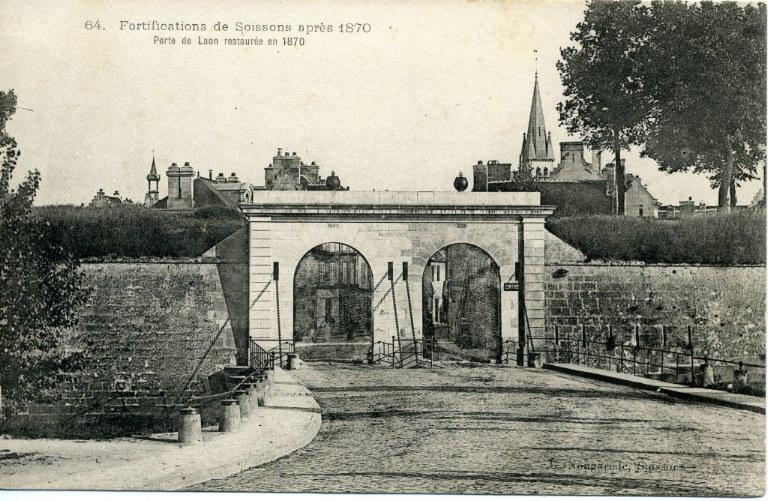 Fortifications de Soissons après 1870 - Porte de Laon restaurée en 1870_0
