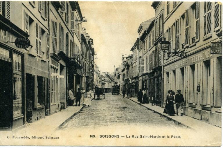 Soissons - La Rue Saint-Martin et la Poste_0
