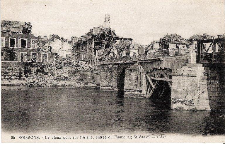 Soissons - Le vieux pont sur l'Aisne, entrée du Faubourg Saint-Waast_0