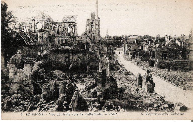 Soissons - Vue générale vers la Cathédrale_0