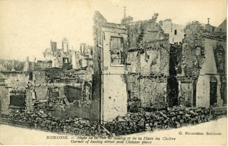 Soissons - Angle de la Rue de Jaulzy et de la Place du Cloître_0