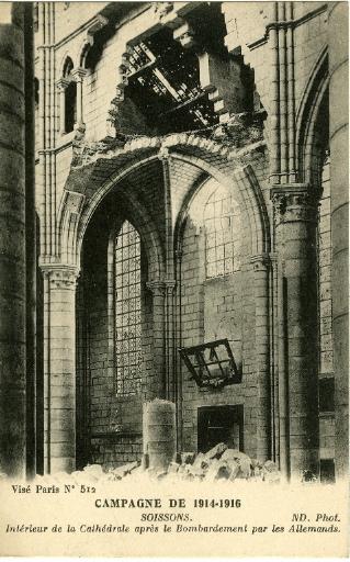 Campagne de 1914-1916 - Intérieur de la Cathédrale après le Bombardement par les Allemands_0