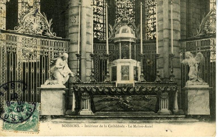 Soissons - Intérieur de la Cathédrale - Le Maître-Autel_0