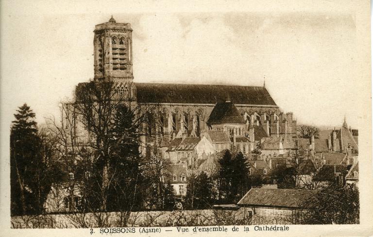 Soissons - Vue d'ensemble de la Cathédrale_0