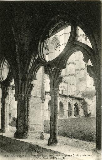 Soissons - Abbaye Saint-Jean-des-Vignes - Cloître intérieur. Côté Sud (XIVe)_0