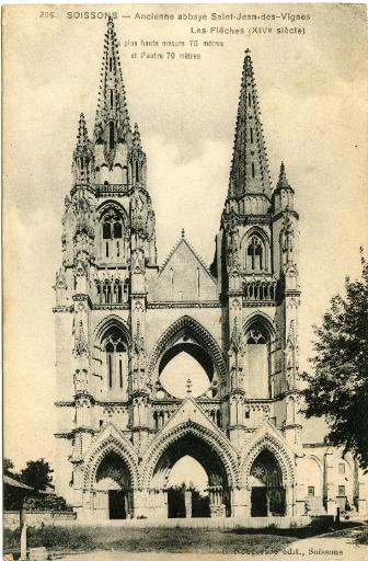 Soissons - Ancienne abbaye de Saint-Jean-des-Vignes - Les Flèches (XIVe siècle). La plus haute mesure 75 mètres et l'autre 70 mètres_0