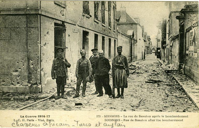 Guerre 1914-1917 - Soissons - La rue de Beauton après le bombardement_0
