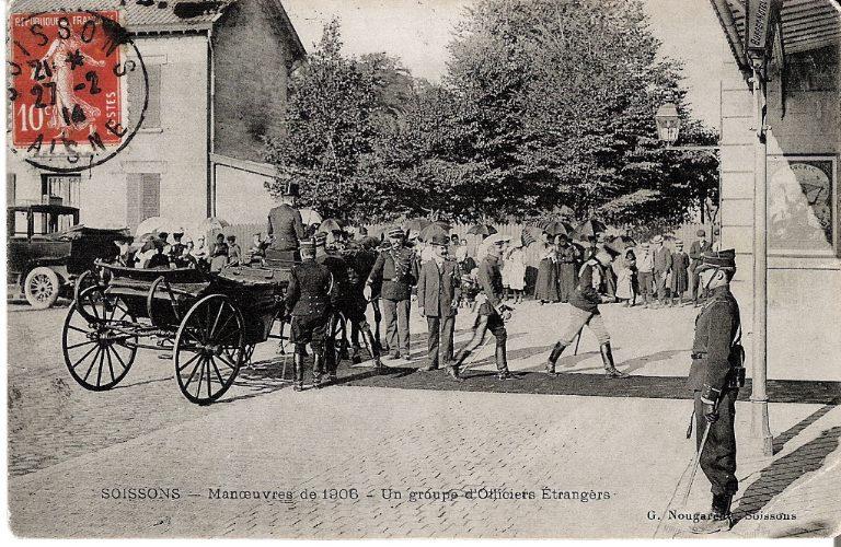 Soissons - Manoeuvres de 1906 - Un groupe d'officiers étrangers_0
