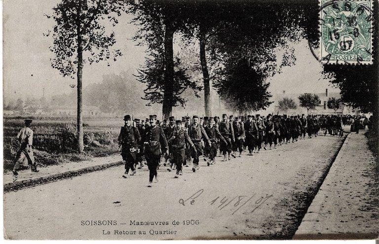 Soissons - Manoeuvres de 1906 - Le Retour au Quartier_0
