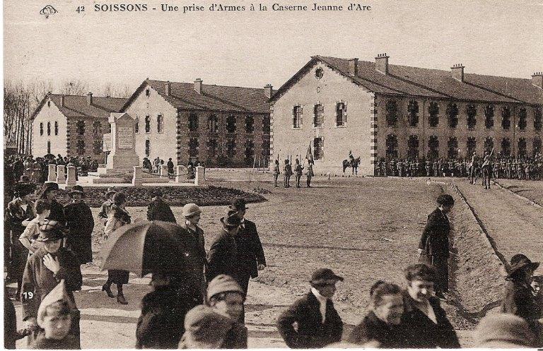 Soissons - Une prise d'armes à la caserne Jeanne d'Arc_0