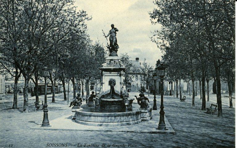 Soissons - La Fontaine de la Grande-Place_0