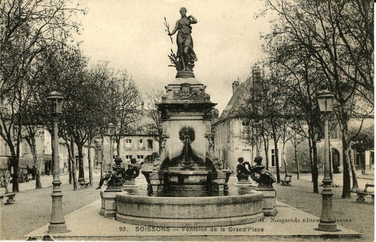 Soissons - Fontaine de la Grand'Place_0
