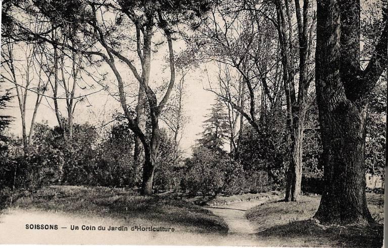 Soissons - Un coin du jardin d'horticulture_0