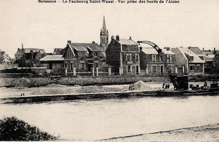 Soissons - Le Faubourg Saint-Waast - Vue prise des bords de l'Aisne_0