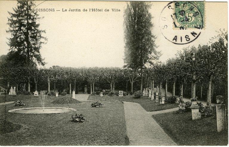 Soissons - Le Jardin de l'Hôtel de Ville_0