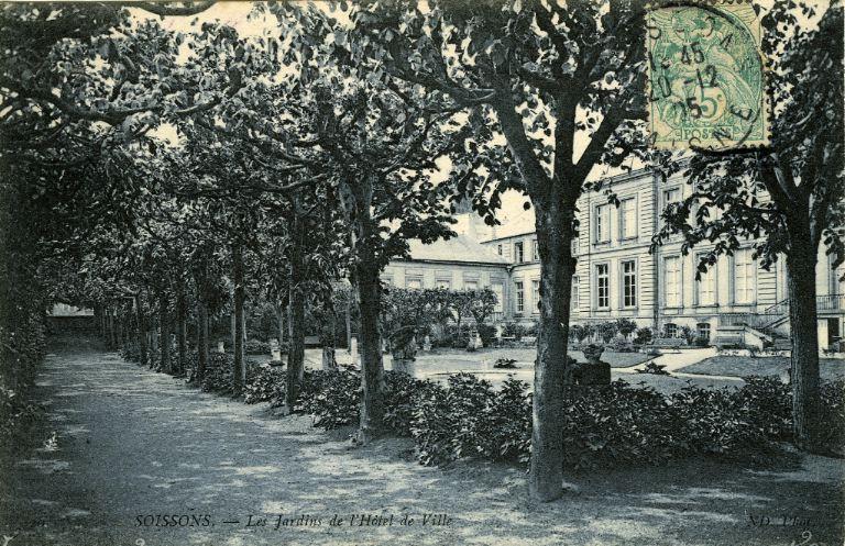 Soissons - Les Jardins de Hôtel de Ville_0