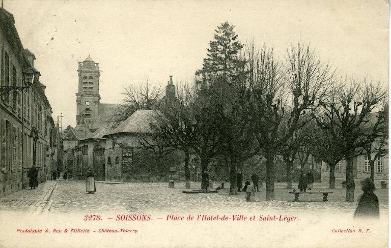 Soissons - Place de l'Hôtel de Ville et Saint-Léger_0