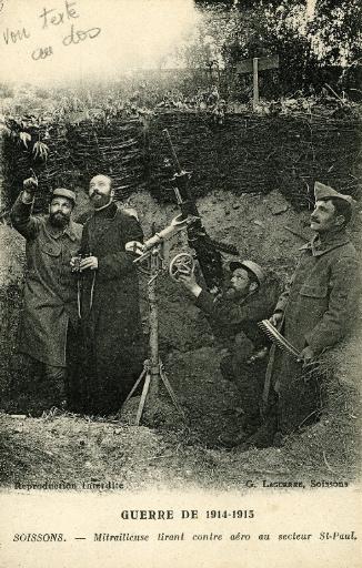 Guerre de 1914-1915 - Soissons - Mitrailleuse tirant contre aéro au secteur Saint-Paul_0