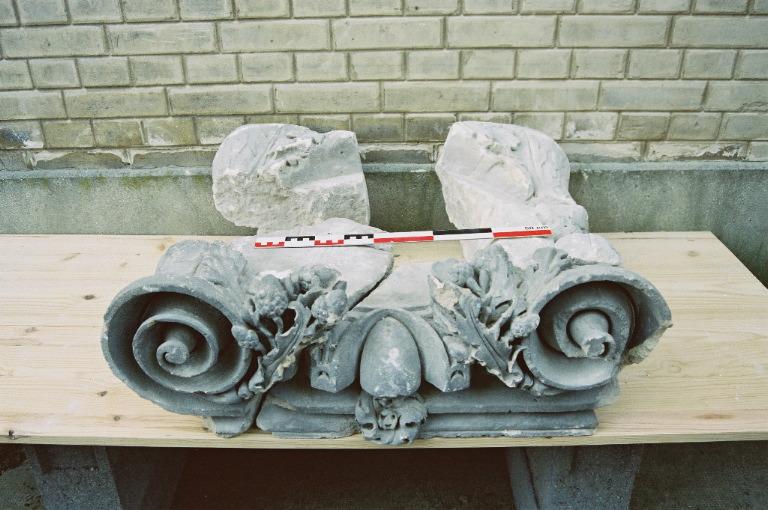 Chapiteau, fragment_0